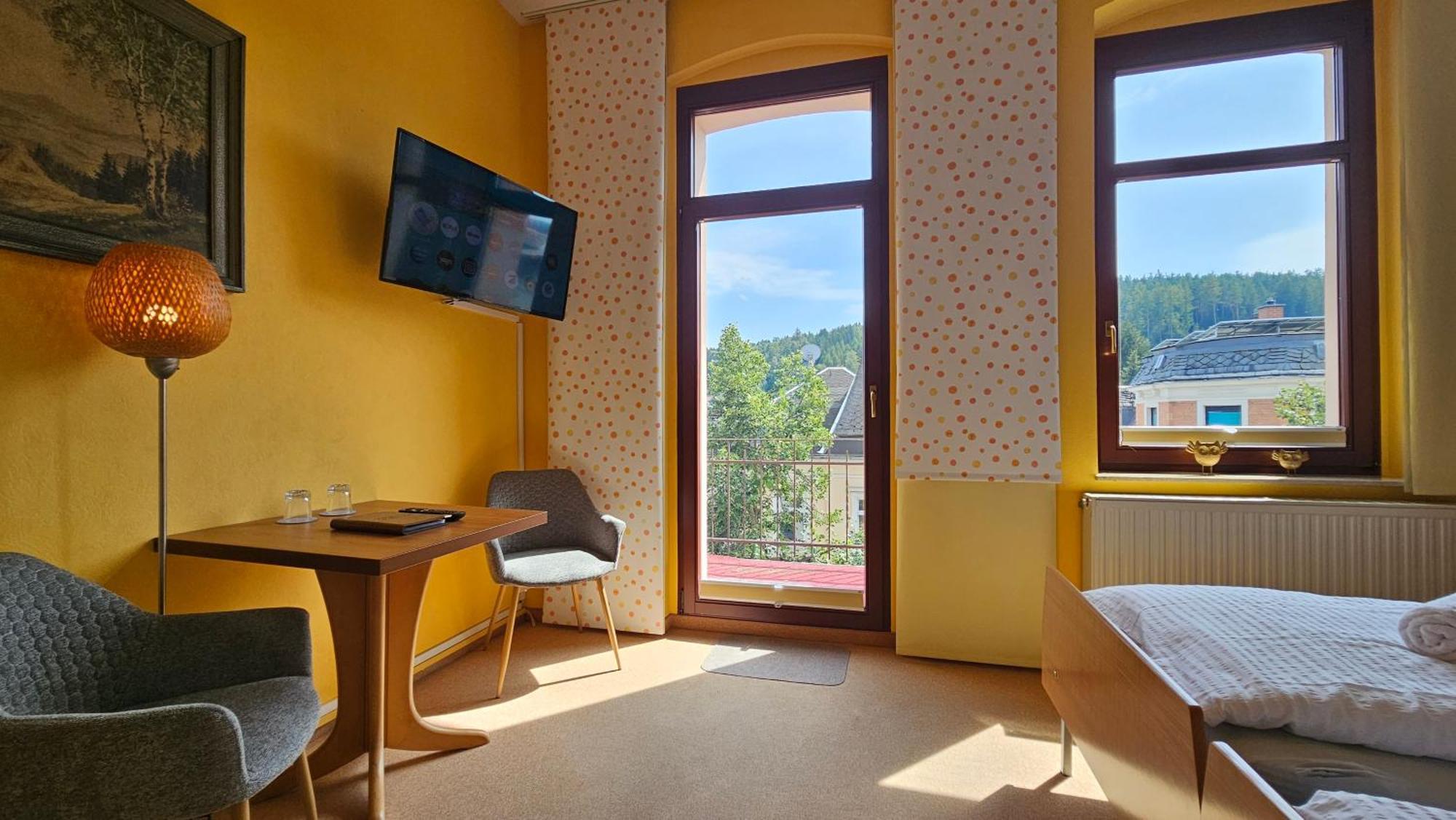 Pension Weisse Rose, Parkplatz, Fruehstueck, Wlan, Zentral Bad Elster Ngoại thất bức ảnh