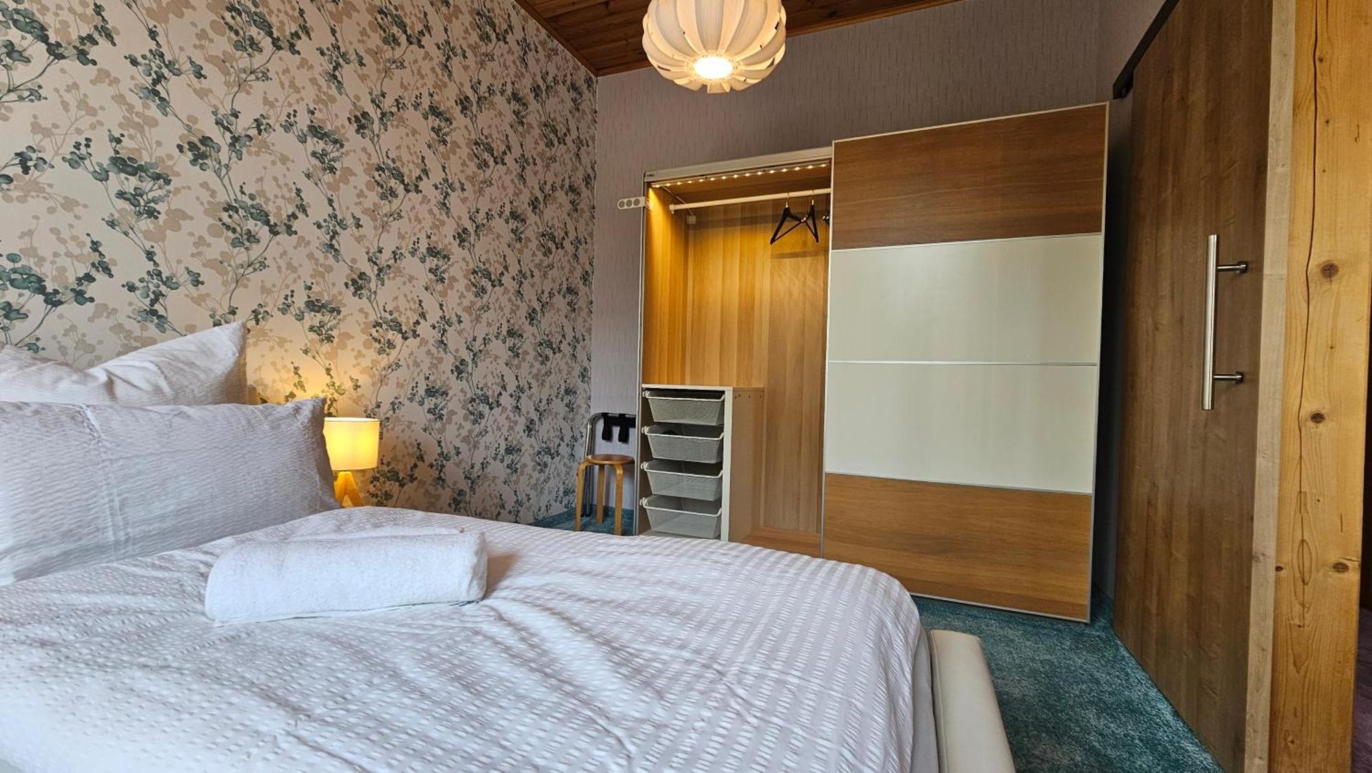 Pension Weisse Rose, Parkplatz, Fruehstueck, Wlan, Zentral Bad Elster Ngoại thất bức ảnh